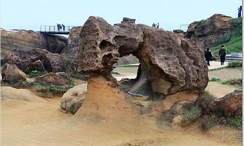 野柳地质公园女王头形成原因,野柳地质公园女王头